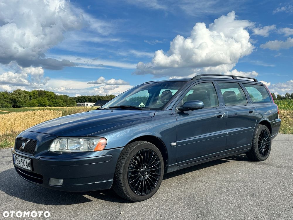 Volvo V70 2.4 Momentum - 1