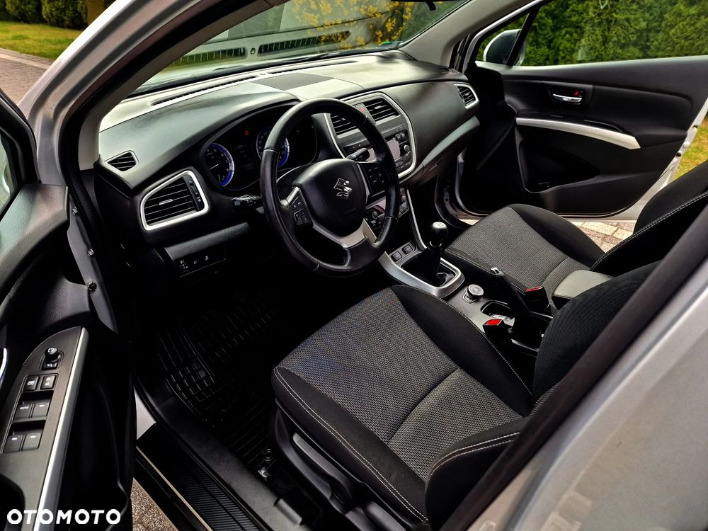 Suzuki SX4 1.6 Comfort 4WD - 28