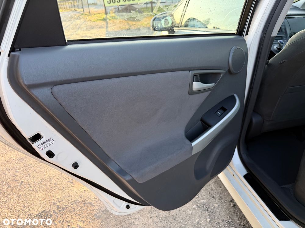 Toyota Prius 1.8 HSD Premium - 23