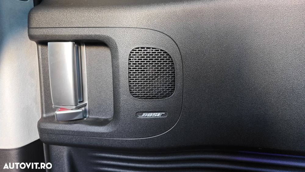 Hyundai Staria 2.2 CRDi Signature - 28