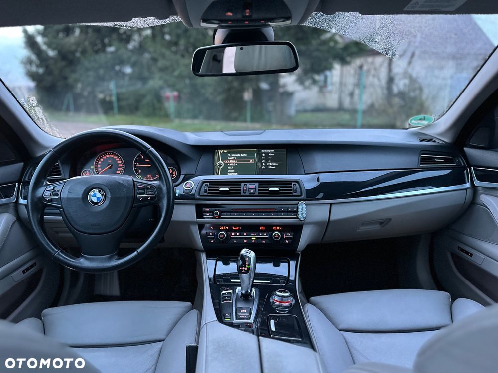 BMW Seria 5 520d Luxury Line - 25
