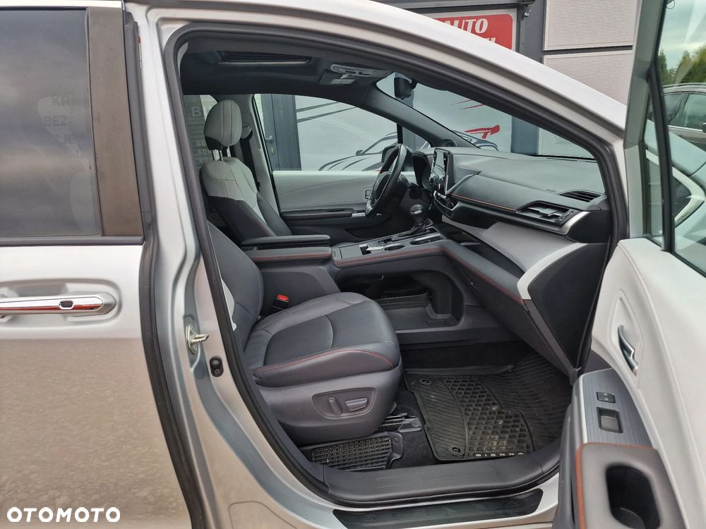 Toyota Sienna - 21