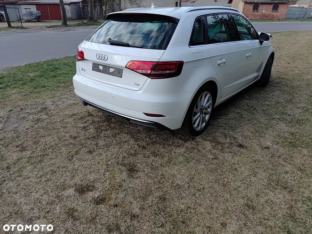 Audi A3 Sportback 1.6 TDI (clean diesel) S line Sportpaket - 4