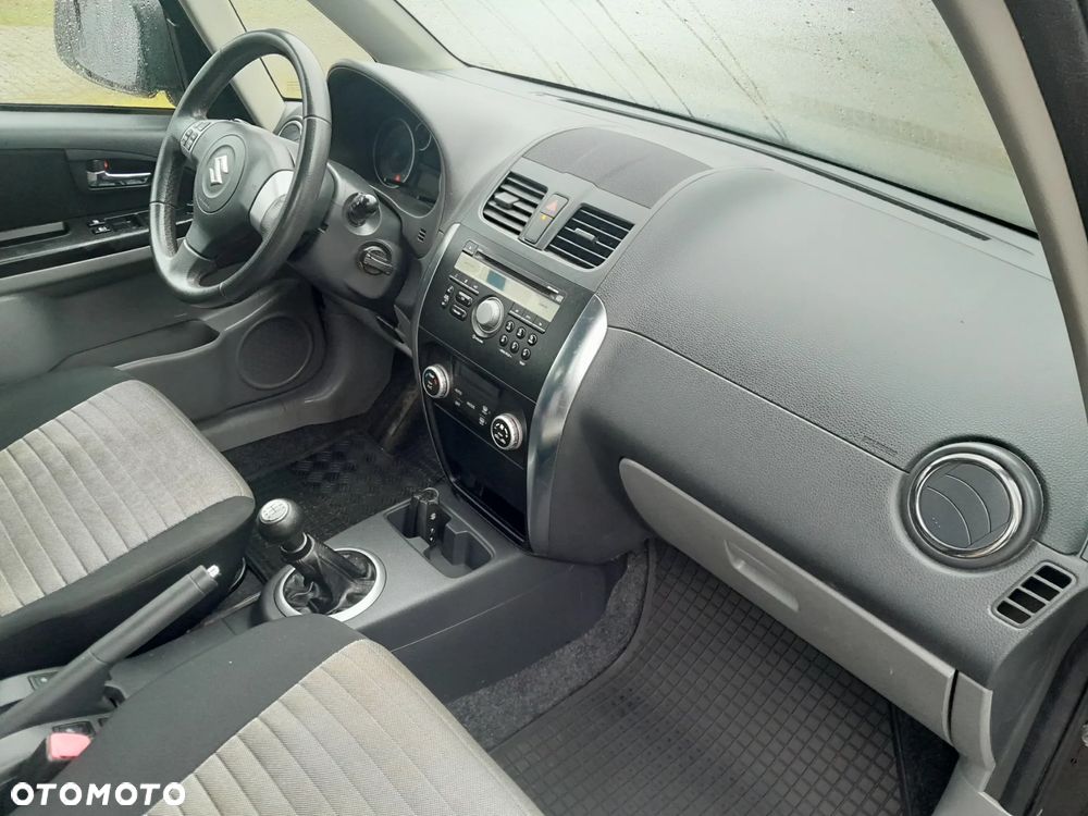 Suzuki SX4 1.6 VVT 4x2 City - 28
