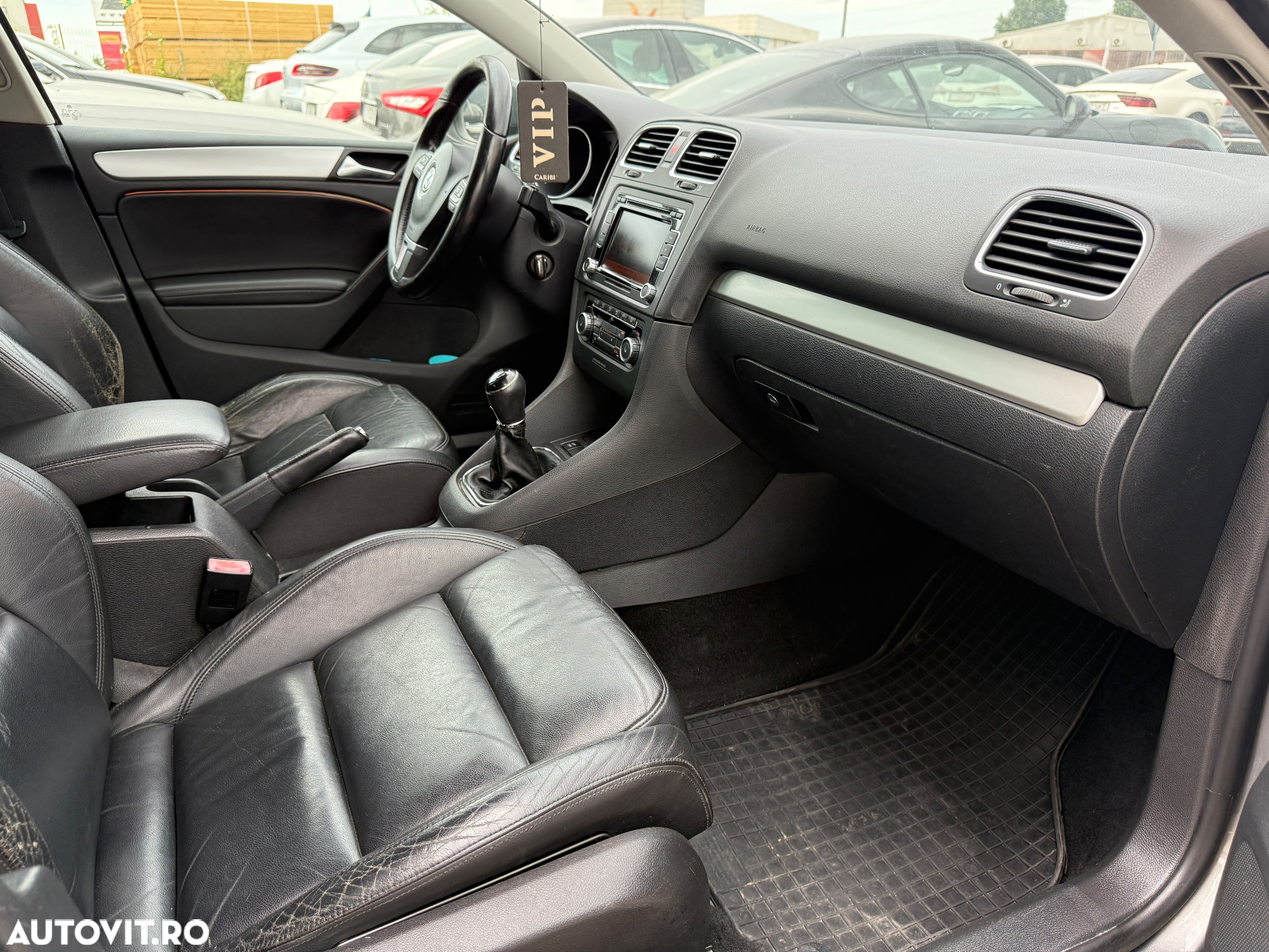 Volkswagen Golf 2.0 TDI DPF Highline - 16