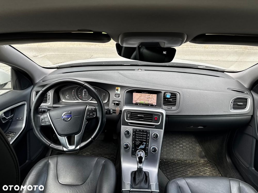 Volvo V60 D2 Drive-E Dynamic Edition (Momentum) - 3