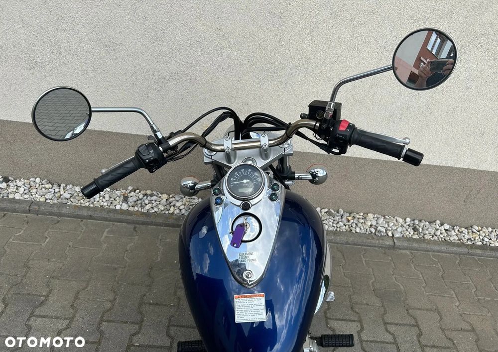 Suzuki Intruder - 33