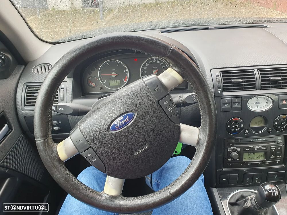 Ford Mondeo SW 2.0 TDCi Ghia - 12