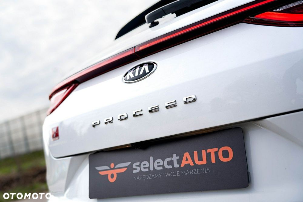 Kia ProCeed - 13