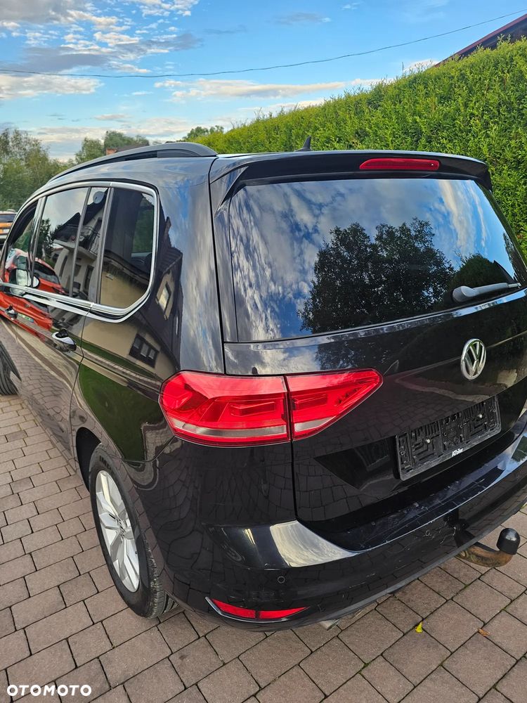 Volkswagen Touran 2.0 TDI SCR DSG Highline - 24