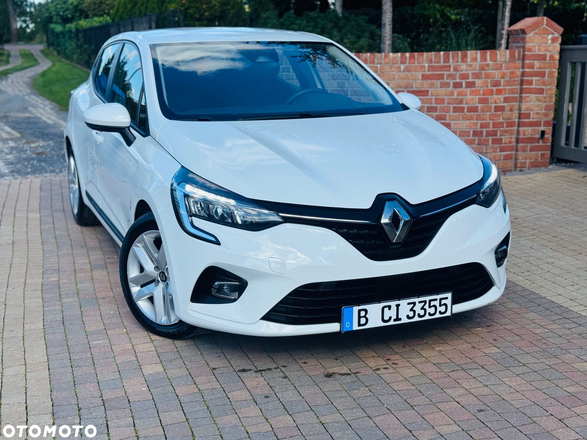 Renault Clio BLUE dCi 100 BUSINESS EDITION - 1