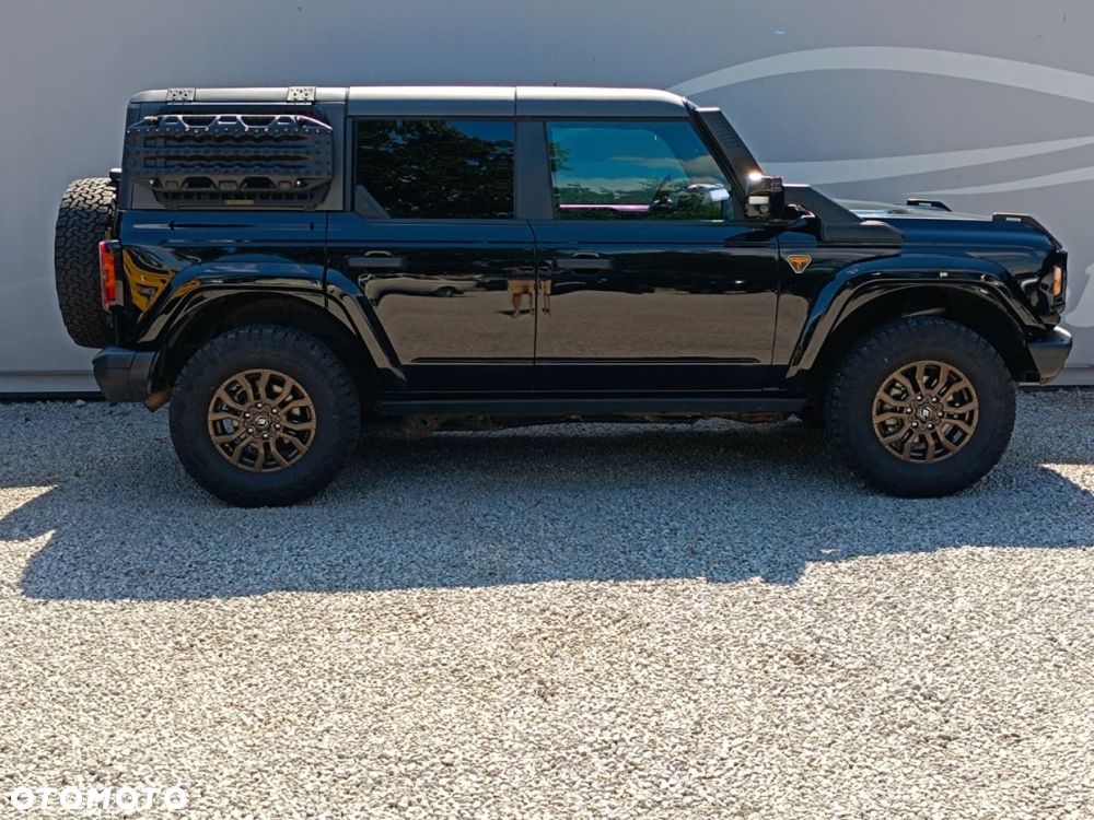 Ford Bronco - 12