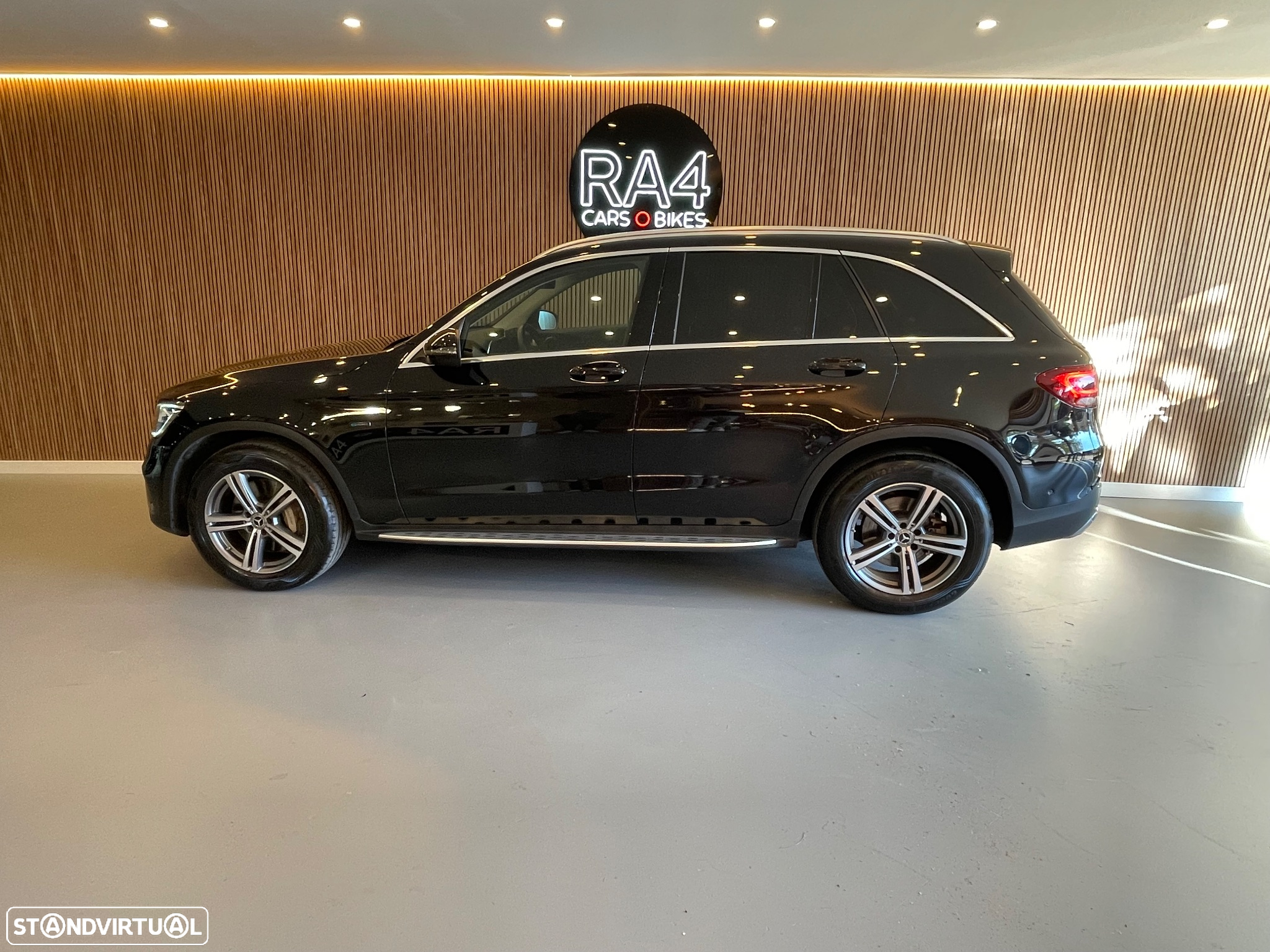Mercedes-Benz GLC 300 e 4Matic - 4
