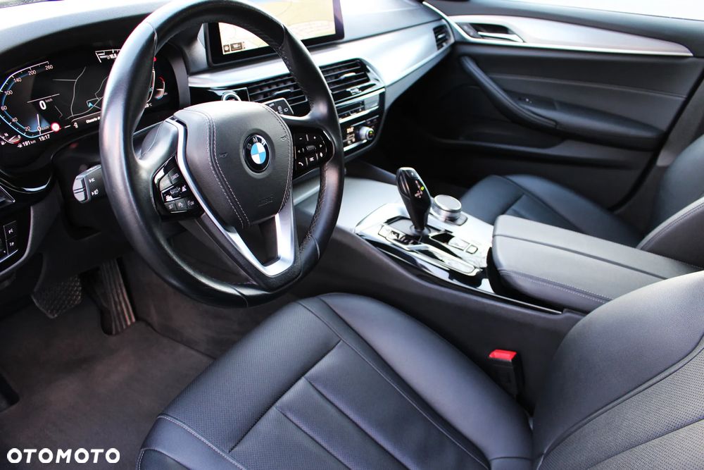 BMW Seria 5 520i Luxury Line sport - 19