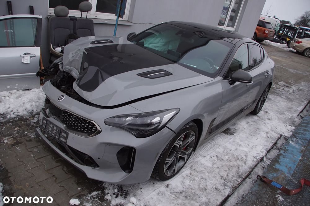 KIA STINGER GT 2018 3.3 GDI 370 KM 4X4 2018 123 TYŚ KM LAKIER C4S na części maska pas lampa zderzak błotnik drzwi klapa silnik skrzynia amortyzator półoś alternator rozrusznik led lusterko felga dyfer dyferencjał sterownik komputer moduł szyba - 1
