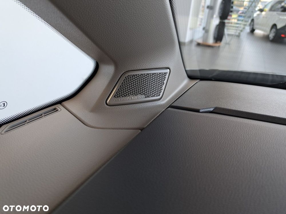 Volkswagen Multivan - 18