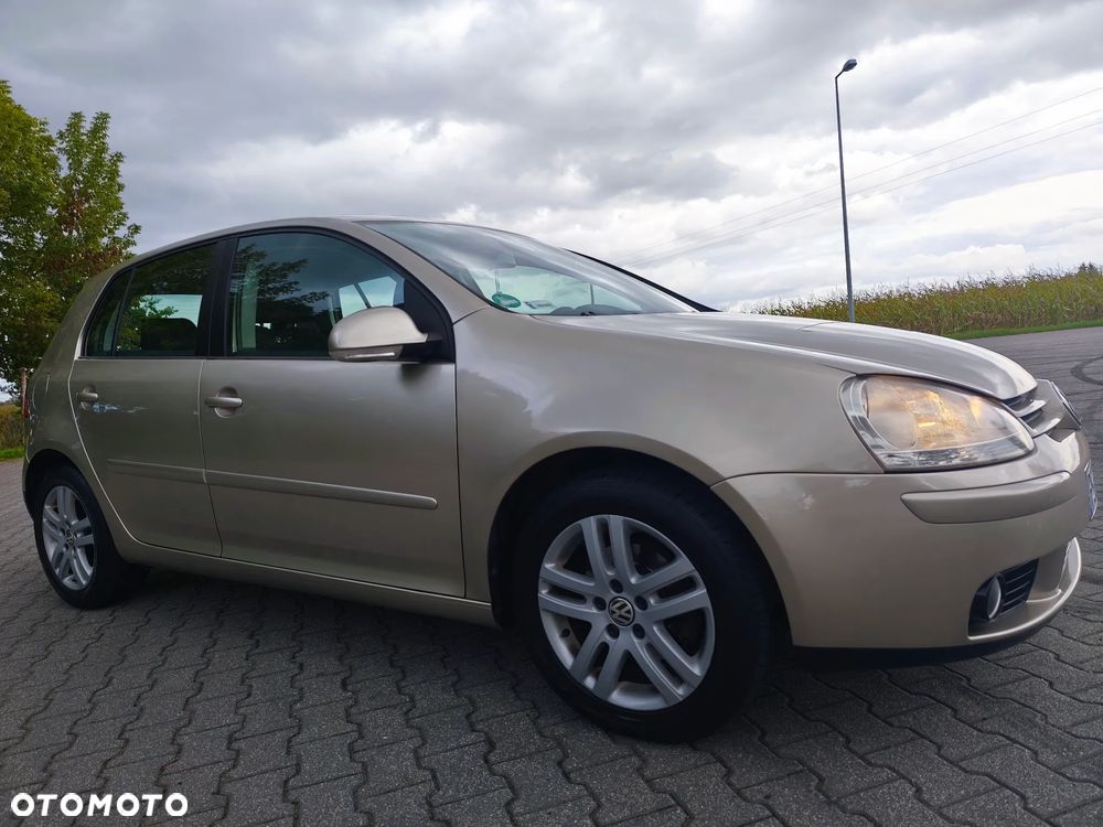 Volkswagen Golf V 1.6 Comfortline Tiptr - 1