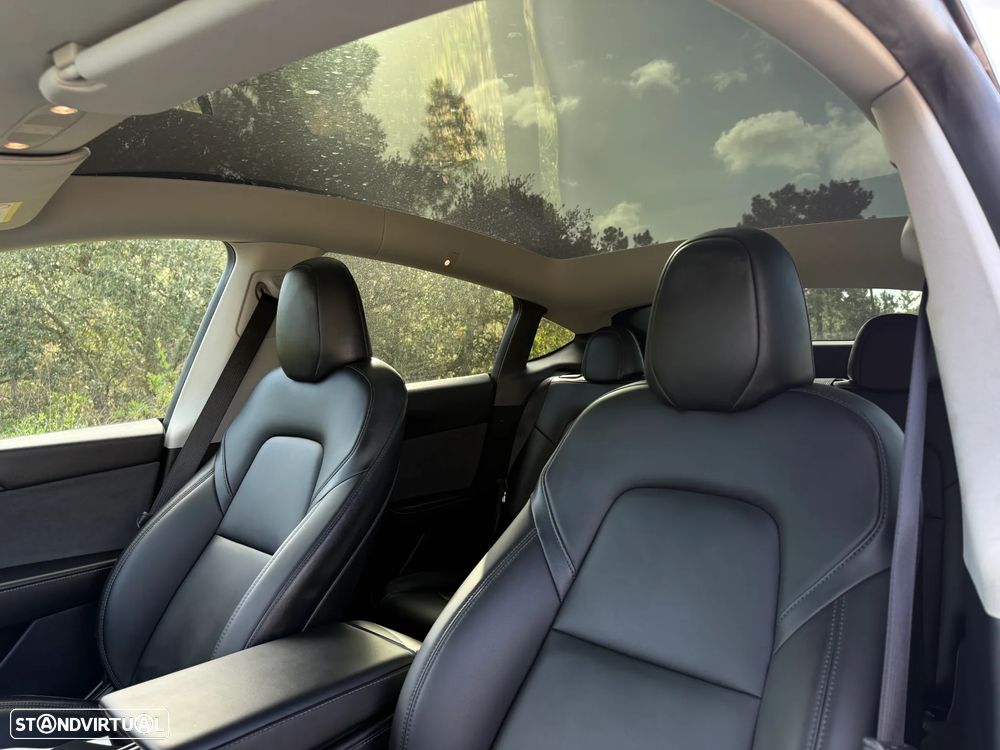 Tesla Model Y Performance Dual Motor AWD - 29