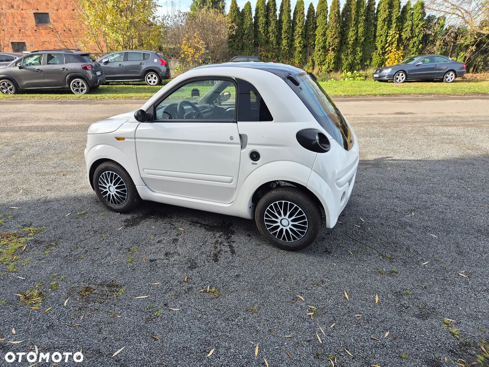 Microcar DUE - 20
