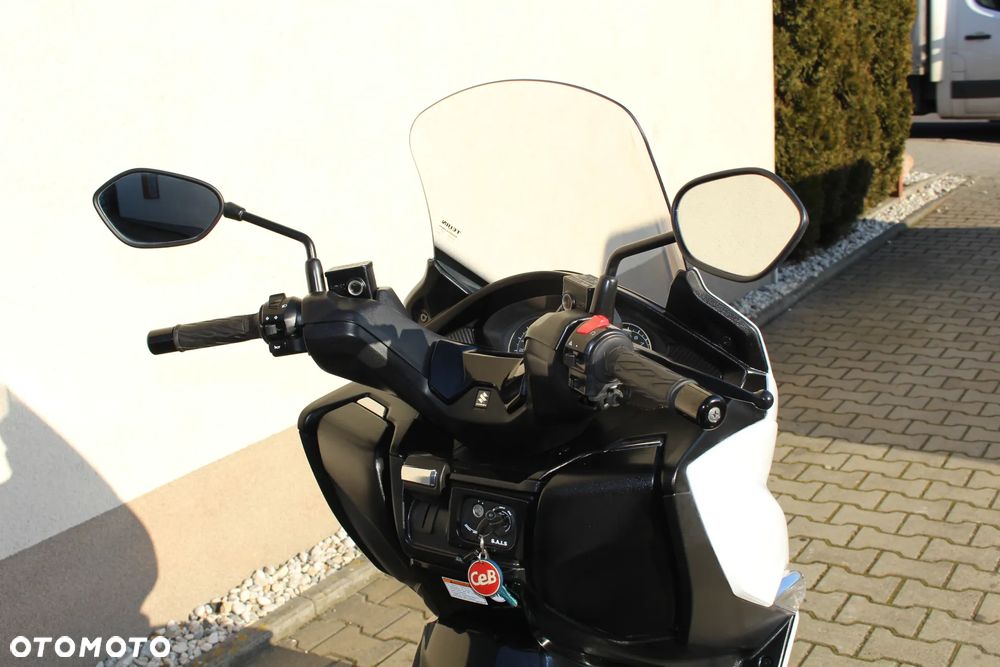 Suzuki Burgman - 7
