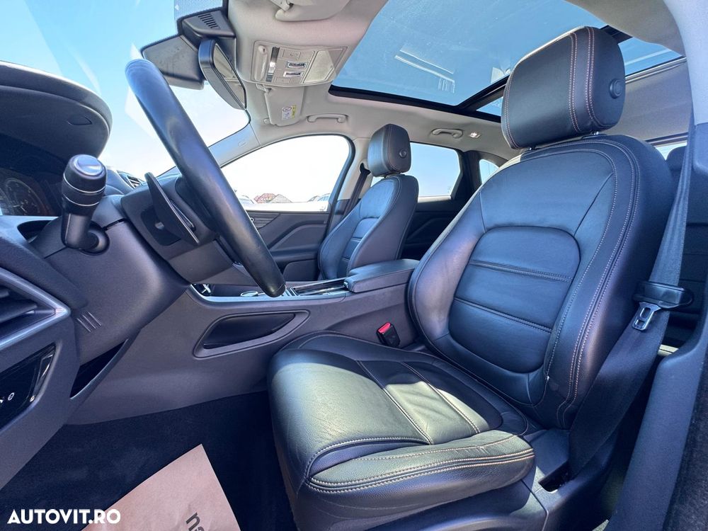 Jaguar F-Pace 20d AWD Aut. Pure - 25
