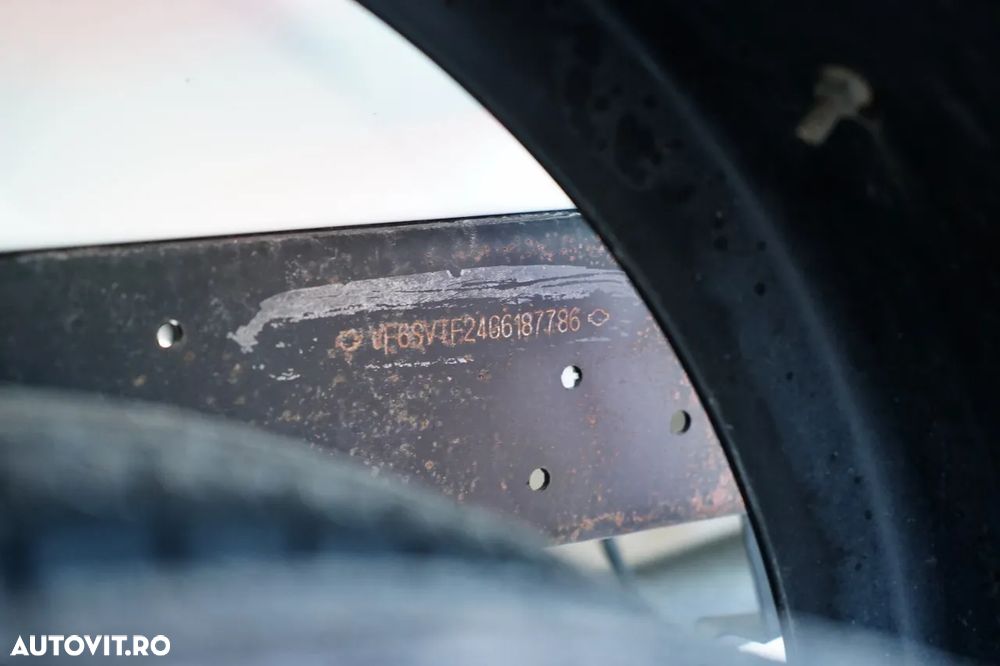 Renault MAXITY 140 / BALATĂ / DOUĂ TRANSPORTURI / MANUALĂ / 3 LOCURI / - 32