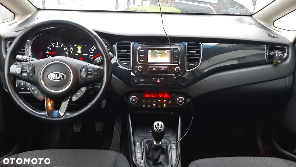 Kia Carens - 9