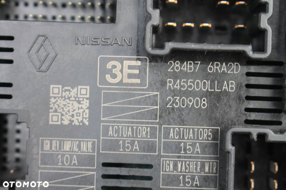 skrzynka bezpieczników moduł nissan qashqai iii j12 1.3 automat 21- - 3