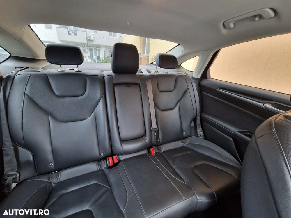 Ford Mondeo 2.0 HEV Titanium - 13
