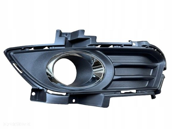 KRATKA HALOGENU FORD MONDEO FUSION MK5 NOWA MAT  CHROM PRAWA