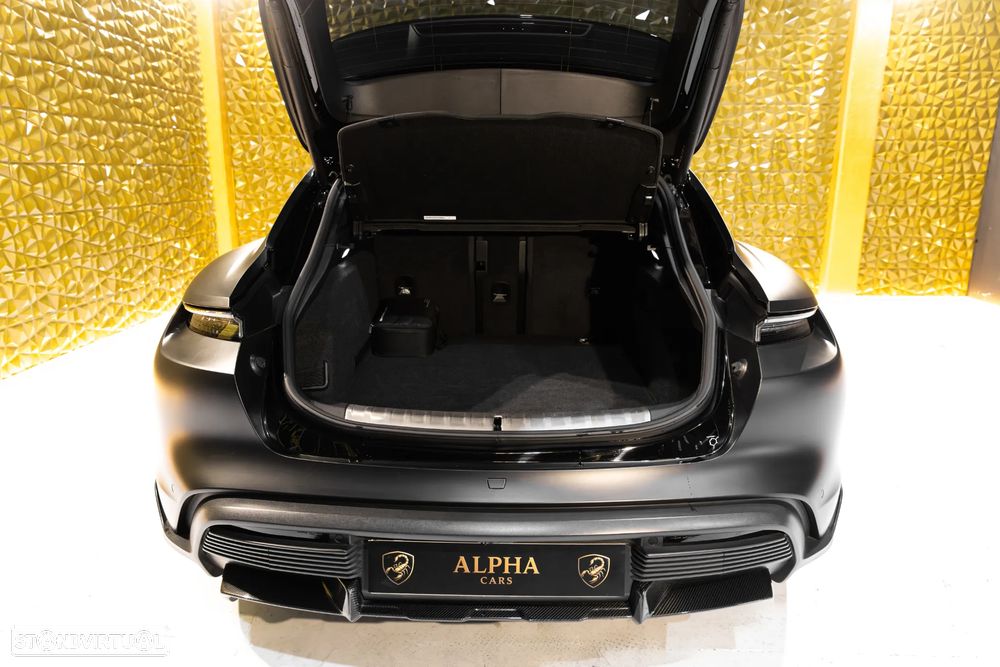 Porsche Taycan Cross Turismo Turbo S - 24