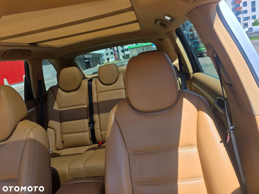 Porsche Cayenne - 16