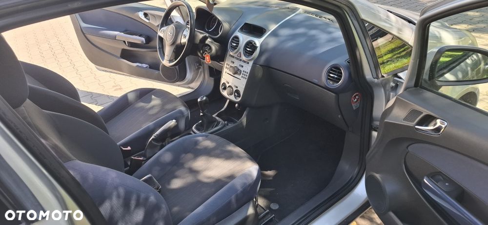 Opel Corsa - 8