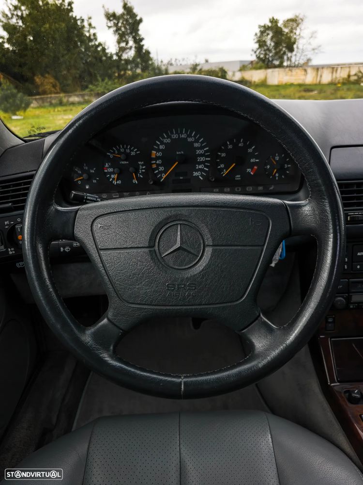 Mercedes-Benz SL 320 Standard - 34