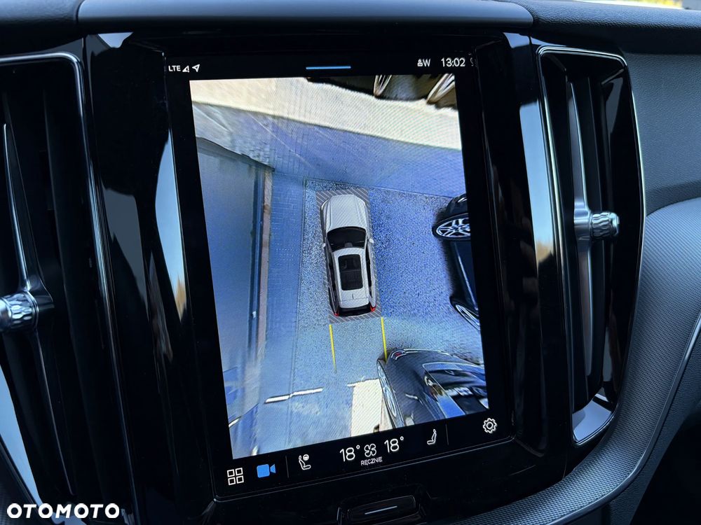 Volvo XC 60 B4 D Essential - 27