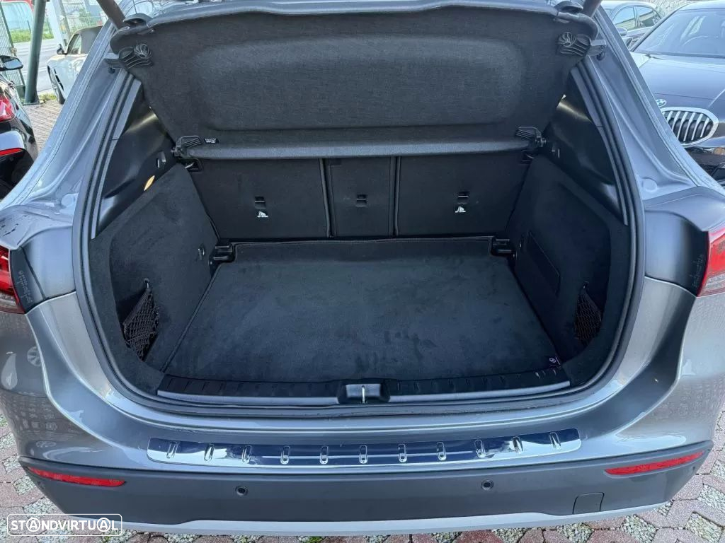 Mercedes-Benz GLA 180 d Progressive - 12