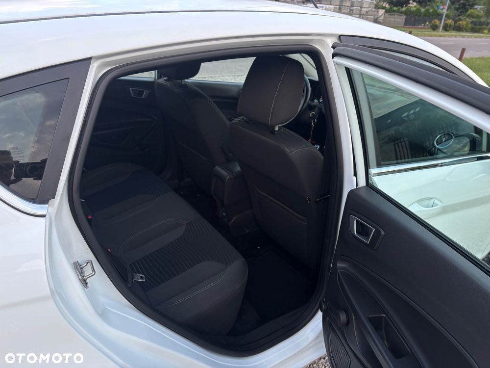 Ford Fiesta - 12