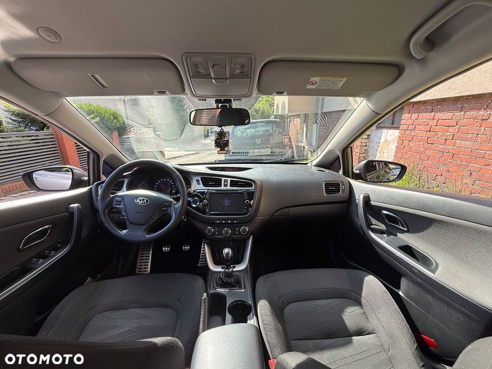 Kia Ceed 1.4 CVVT Fifa World Cup Edition - 8