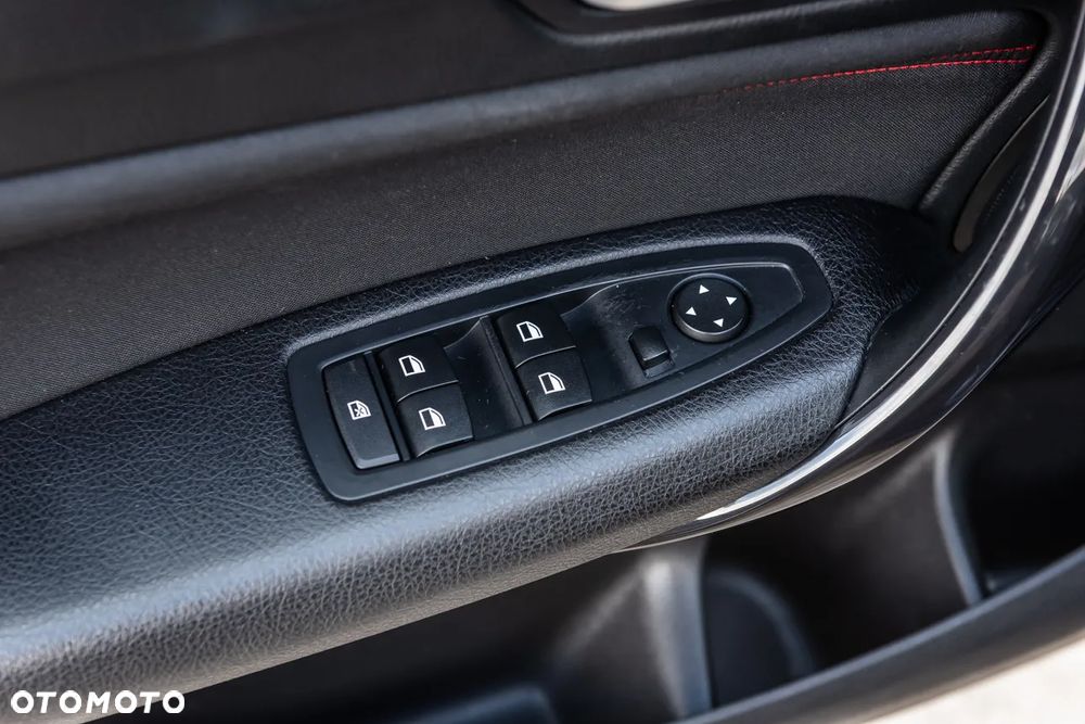 BMW Seria 1 116d Sport Line - 17