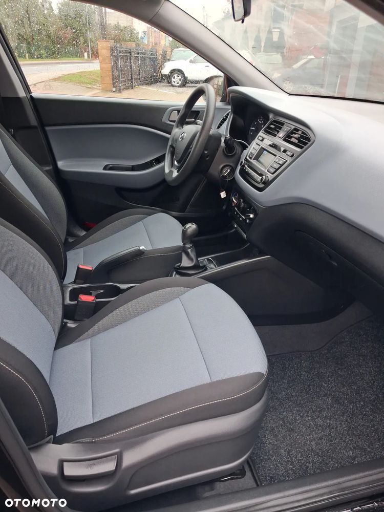 Hyundai i20 - 11