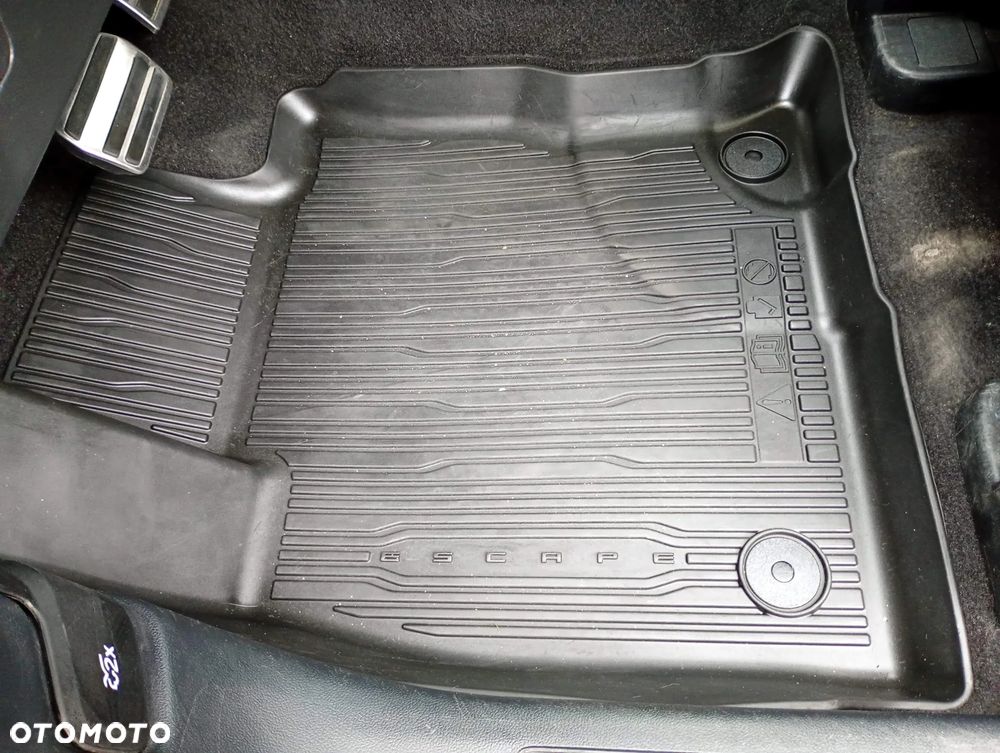Ford Kuga - 40