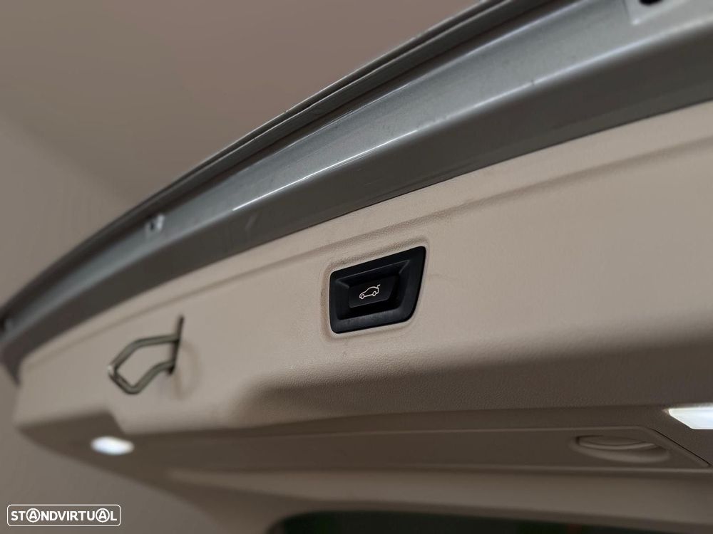 BMW 318 d Touring Line Sport Auto - 41