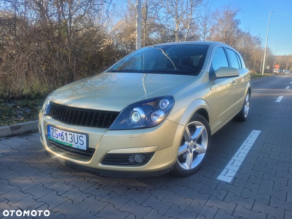 Opel Astra 2.0 Turbo Cosmo - 3