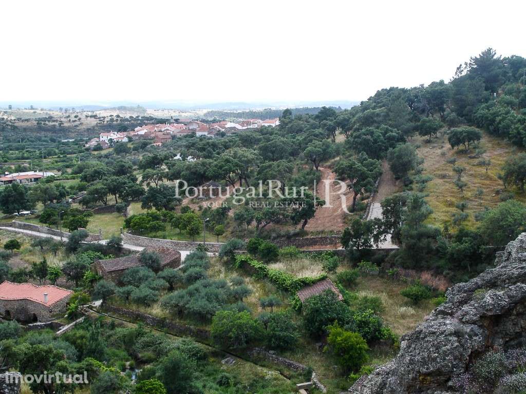 Terreno integrado no GeoParque da Meseta Meridional - Grande imagem: 4/12