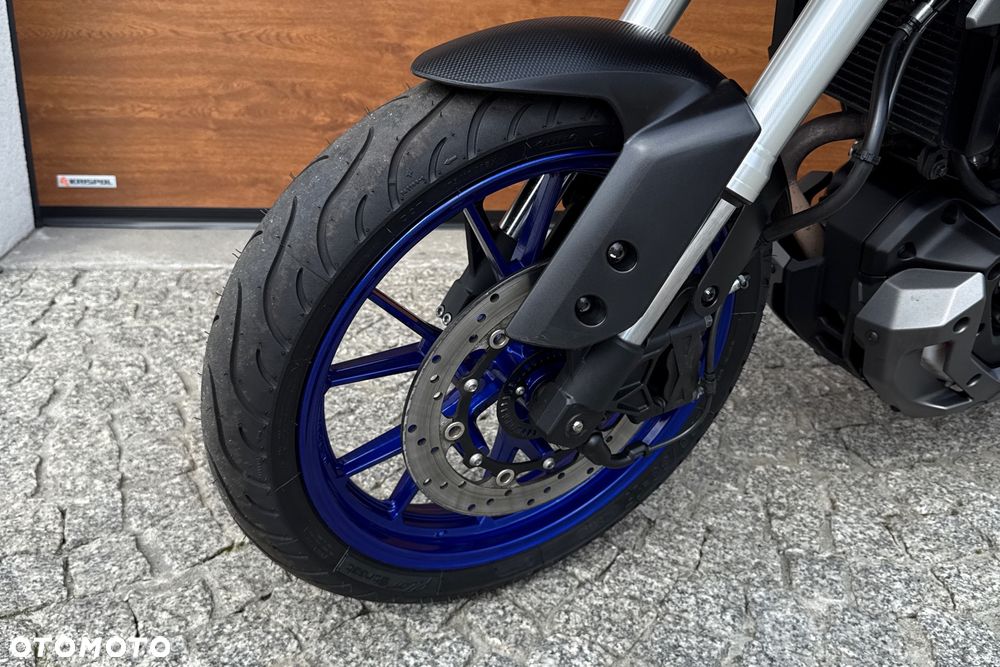 Yamaha MT - 24