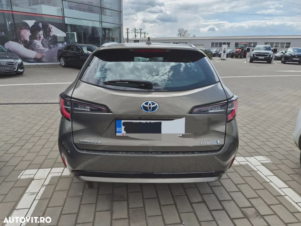 Toyota Corolla 1.8 HSD Dynamic - 8