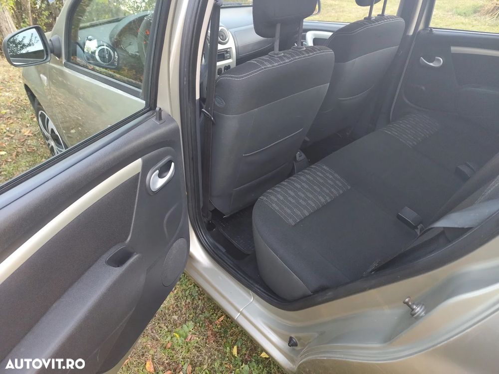 Dacia Sandero - 7