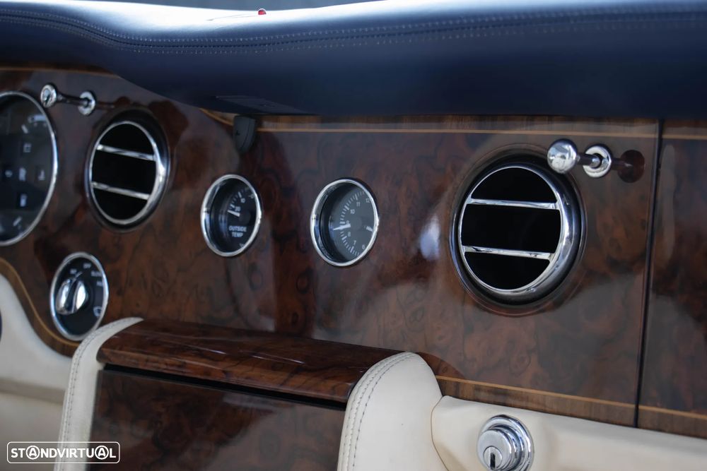 Rolls Royce Corniche Standard - 46