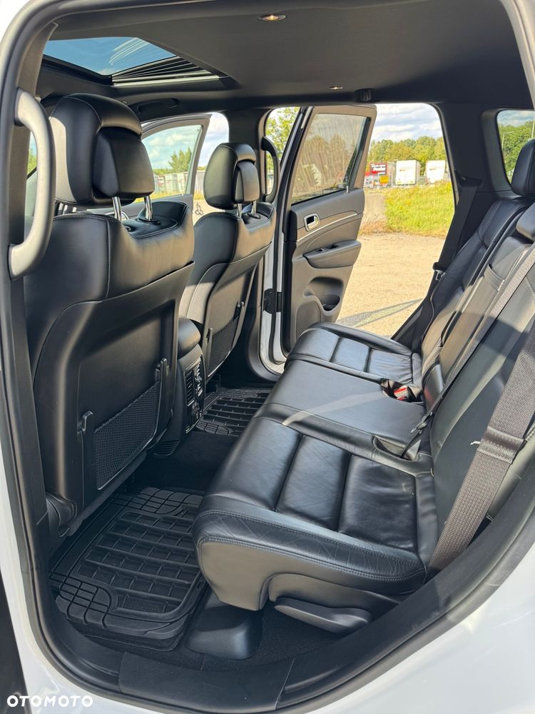 Jeep Grand Cherokee - 28