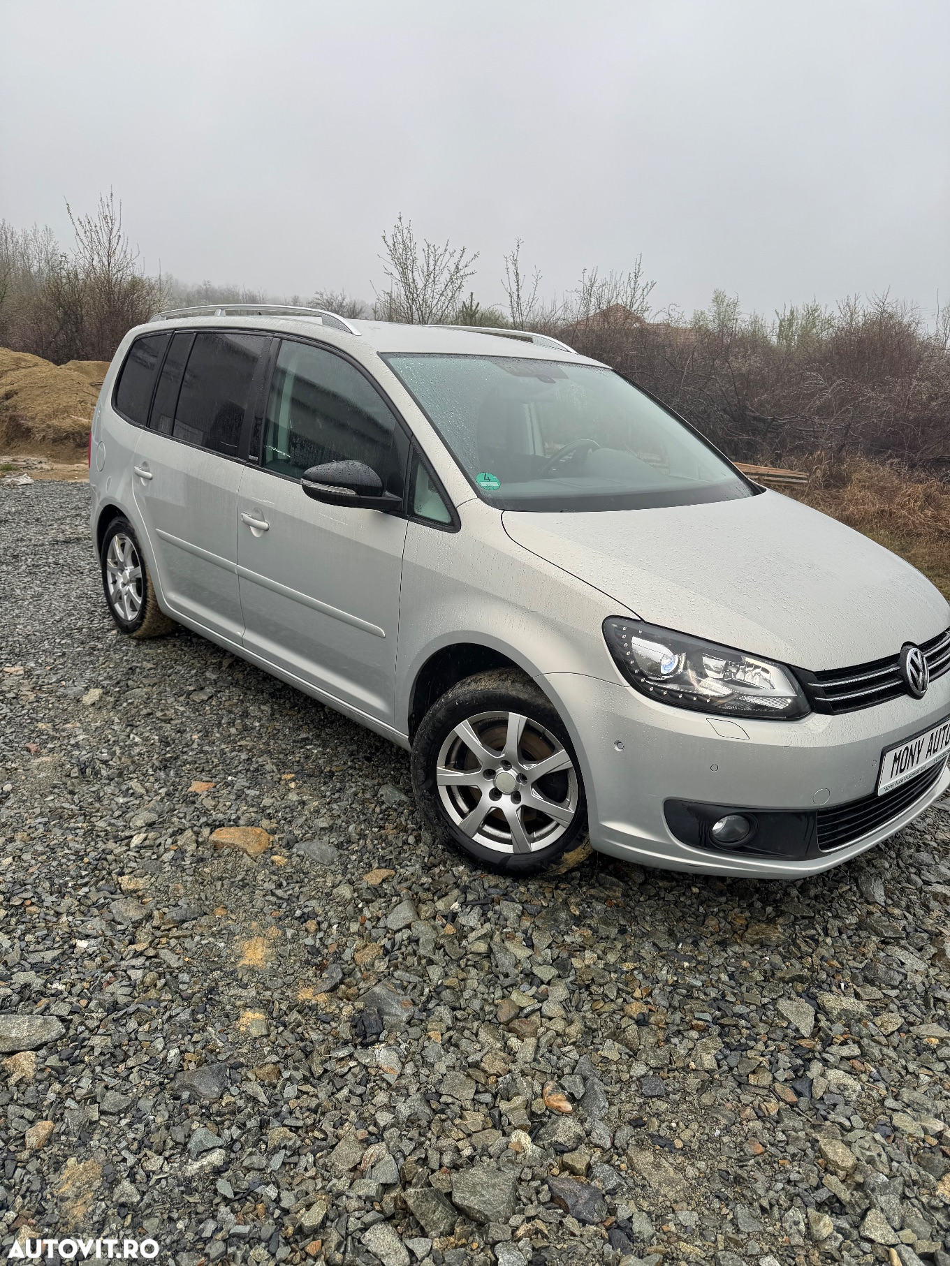 Volkswagen Touran 2.0 TDI DPF BlueMotion Technology Comfortline - 3